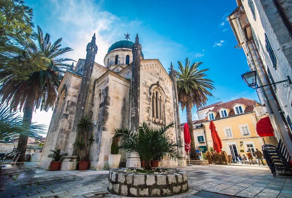 chiesa arcangelo michele herceg novi montenegro