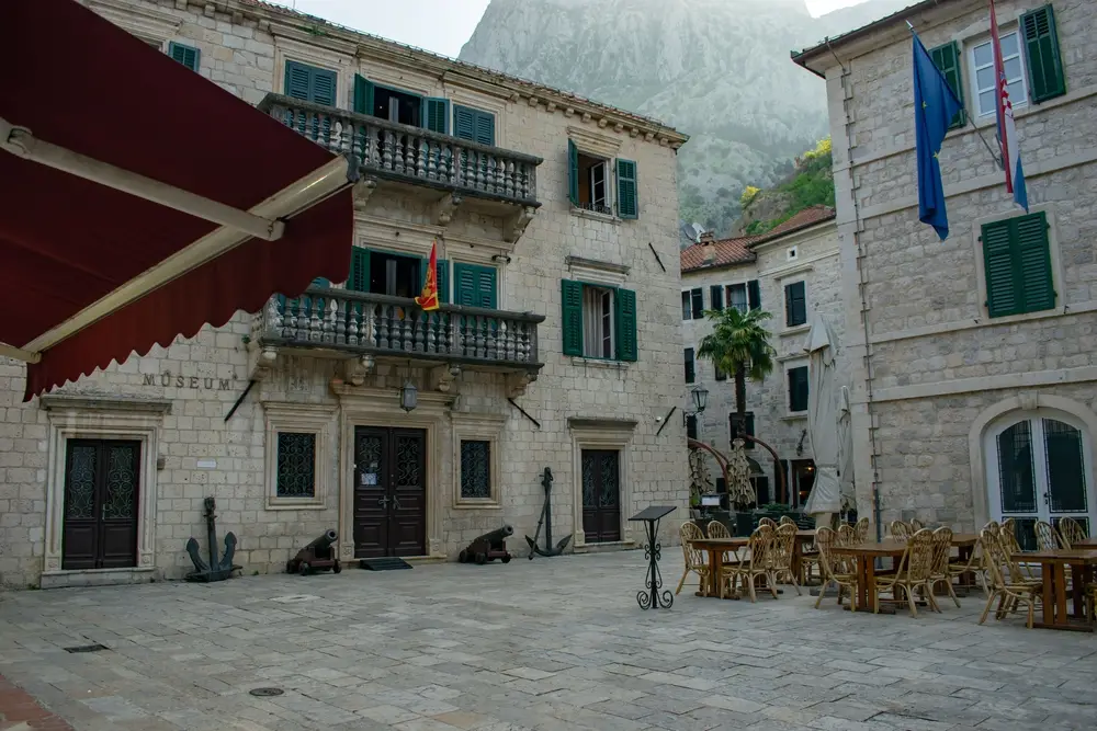 Cosa vedere a Kotor, la città dei gatti 8 palazzo grgurin kotor montenegro