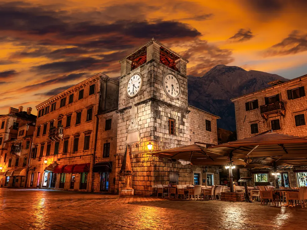Cosa vedere a Kotor, la città dei gatti 7 piazza della farina kotor montenegro