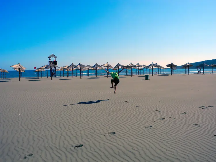 ulcinj velika plaza montenegro