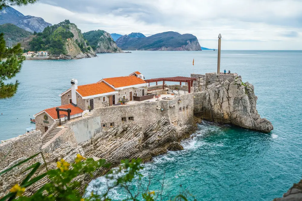 cosa vedere petrovac na moru montenegro