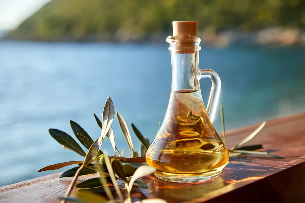 Cosa comprare in Montenegro: un viaggio tra souvenir e shopping 7 souvenir olio oliva montenegro
