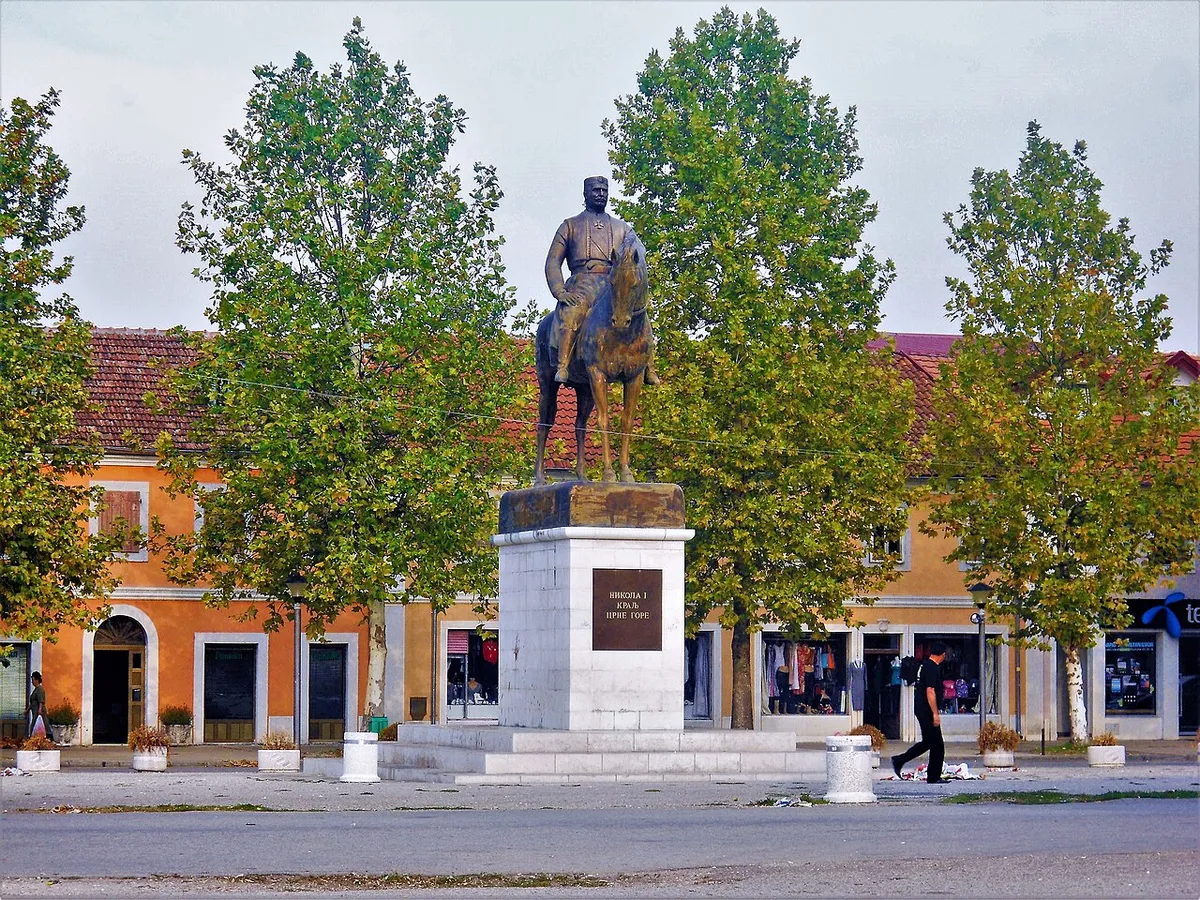 piazza liberta niksic montenegro
