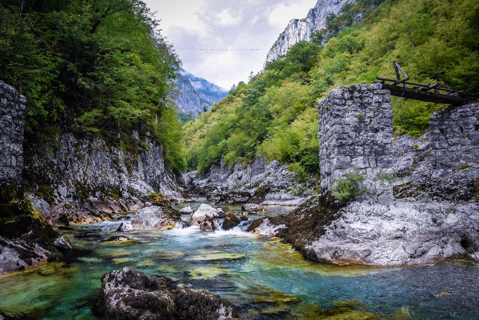 Cosa vedere a Kolašin, la località sciistica migliore del Montenegro 6 Canyon della Mrtvica Montenegro