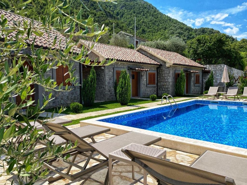 Cosa vedere al lago di Scutari, il più grande lago dei Balcani 3 Eco Villas Merak virpazar montenegro