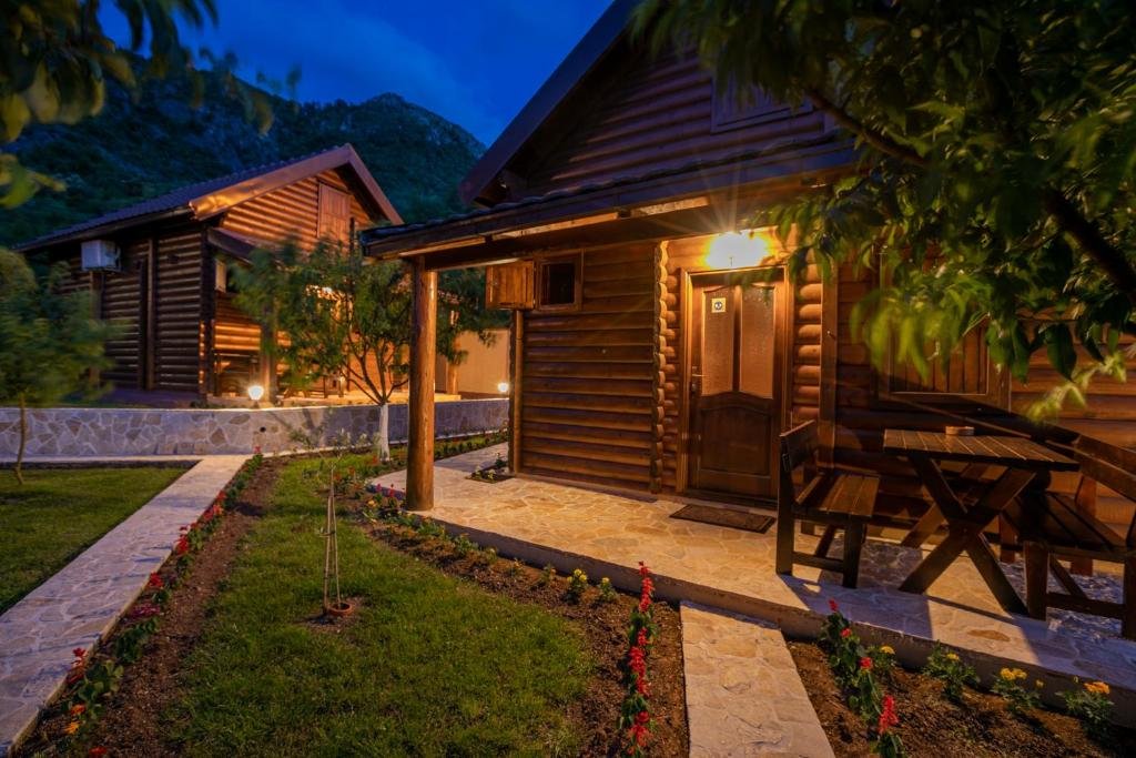 Cosa vedere al lago di Scutari, il più grande lago dei Balcani 2 Ethno Lodge AB virpazar montenegro