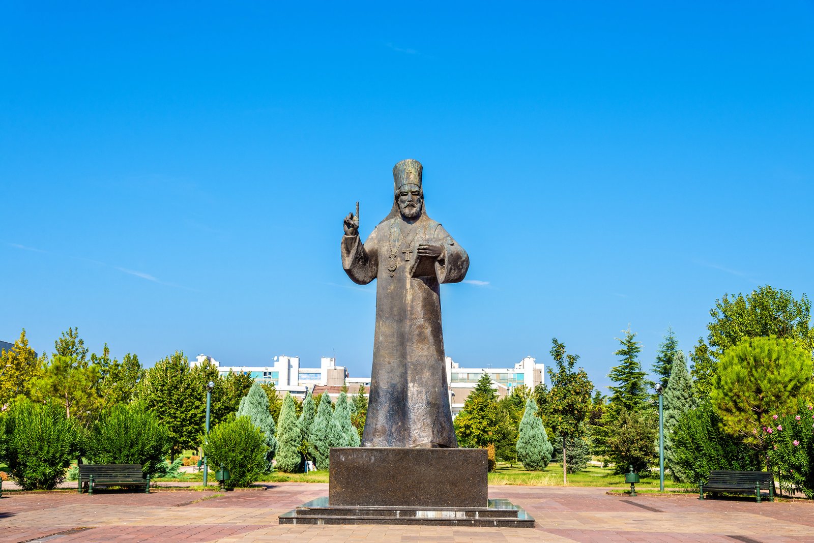 Statua Petar I Petrovic Njegos Podgorica