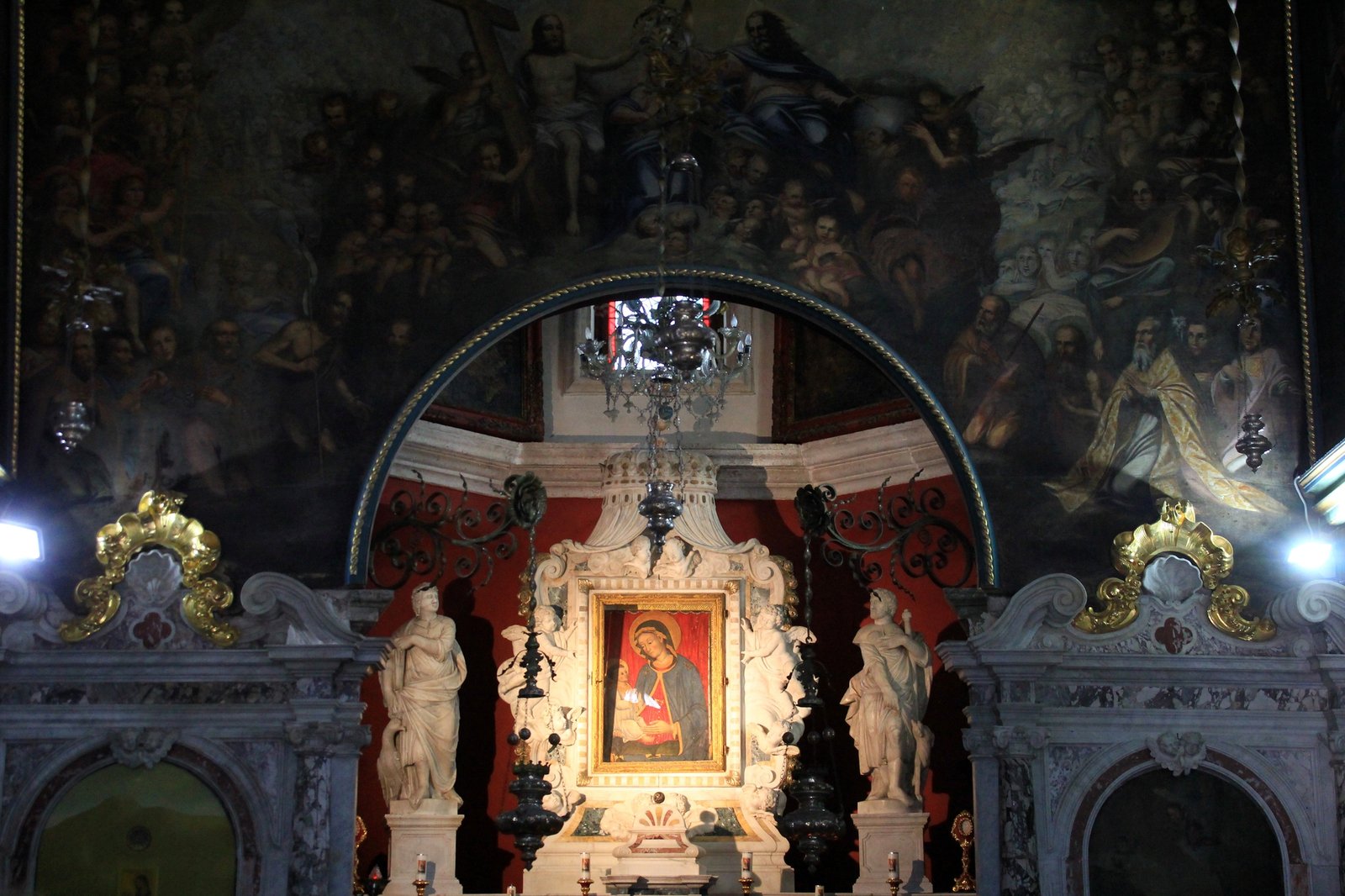 Cosa vedere su Nostra Signora delle Rocce, l'isola nata da una leggenda montenegrina 5 chiesa nostra signora delle rocce perast montenegro