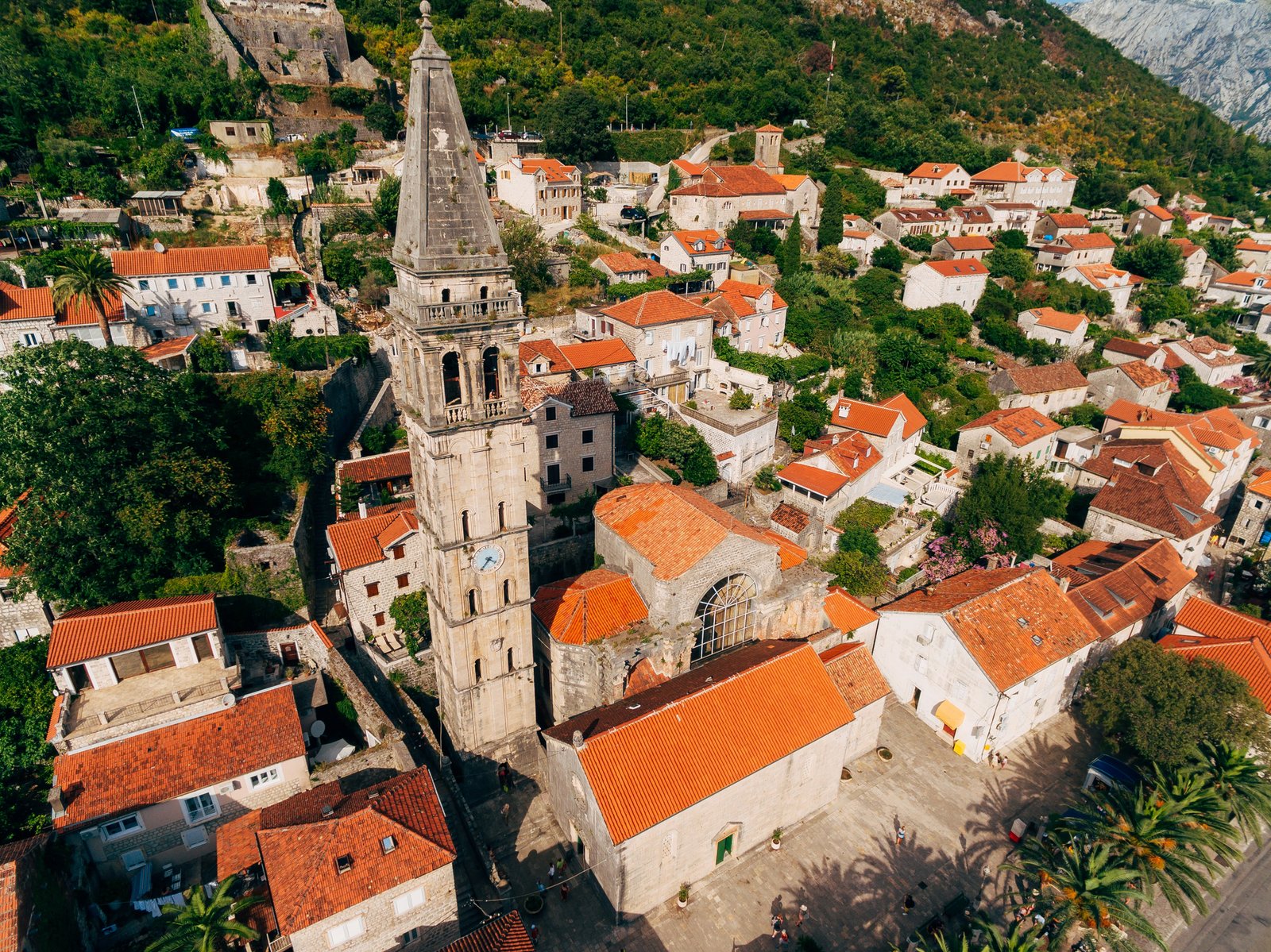 Cosa vedere a Perast, la perla barocca delle Bocche di Cattaro tra isole magiche e palazzi veneziani 5 chiesa san nicola perast montenegro