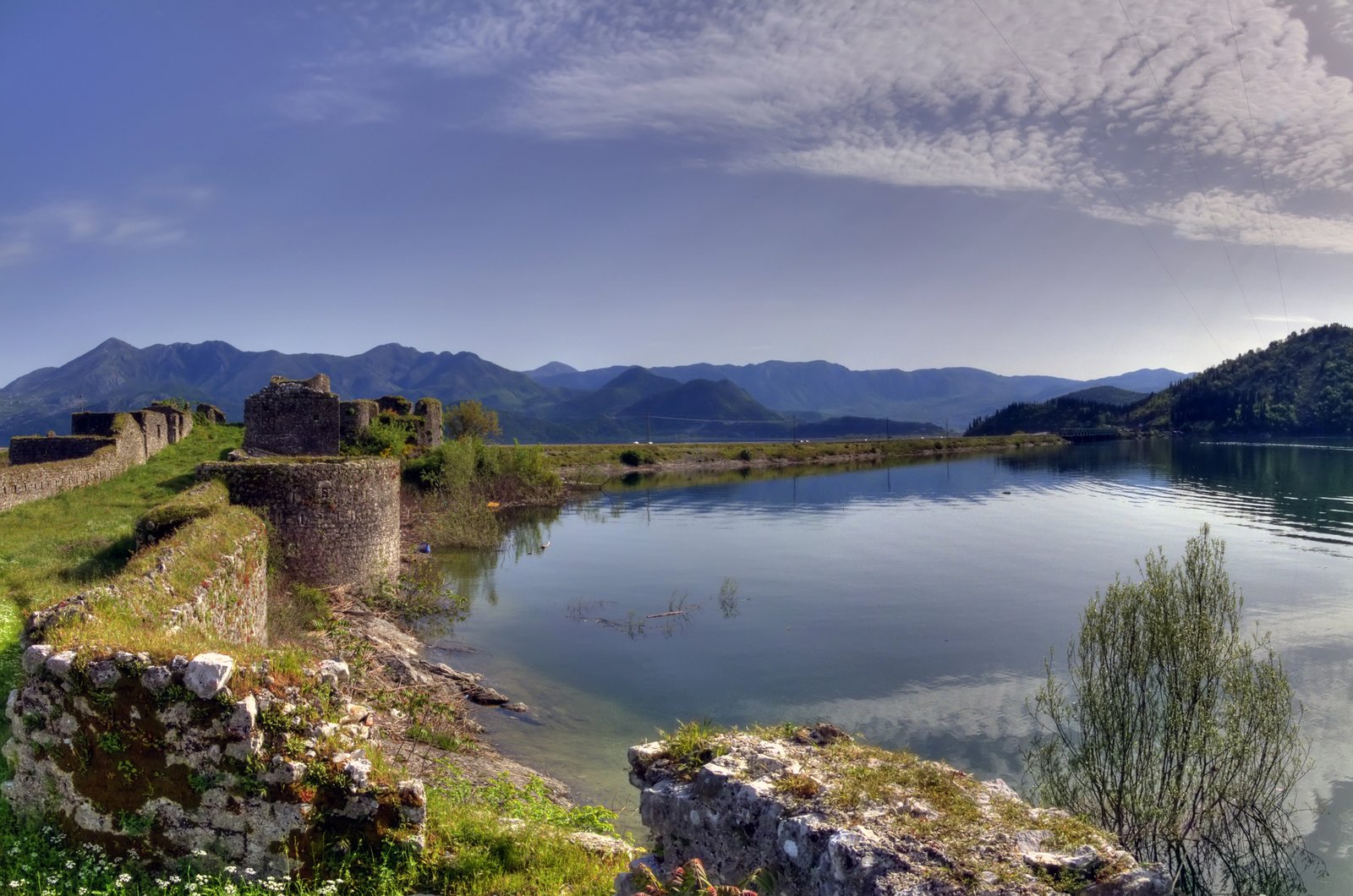 Cosa vedere al lago di Scutari, il più grande lago dei Balcani 8 fortezza lesandro lago di scutari montenegro