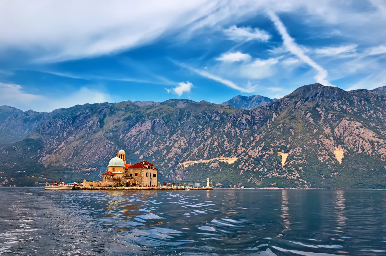Cosa vedere alle Bocche di Cattaro: itinerario tra borghi medievali e panorami da brivido 9 isola nostra signora delle rocce perast montenegro
