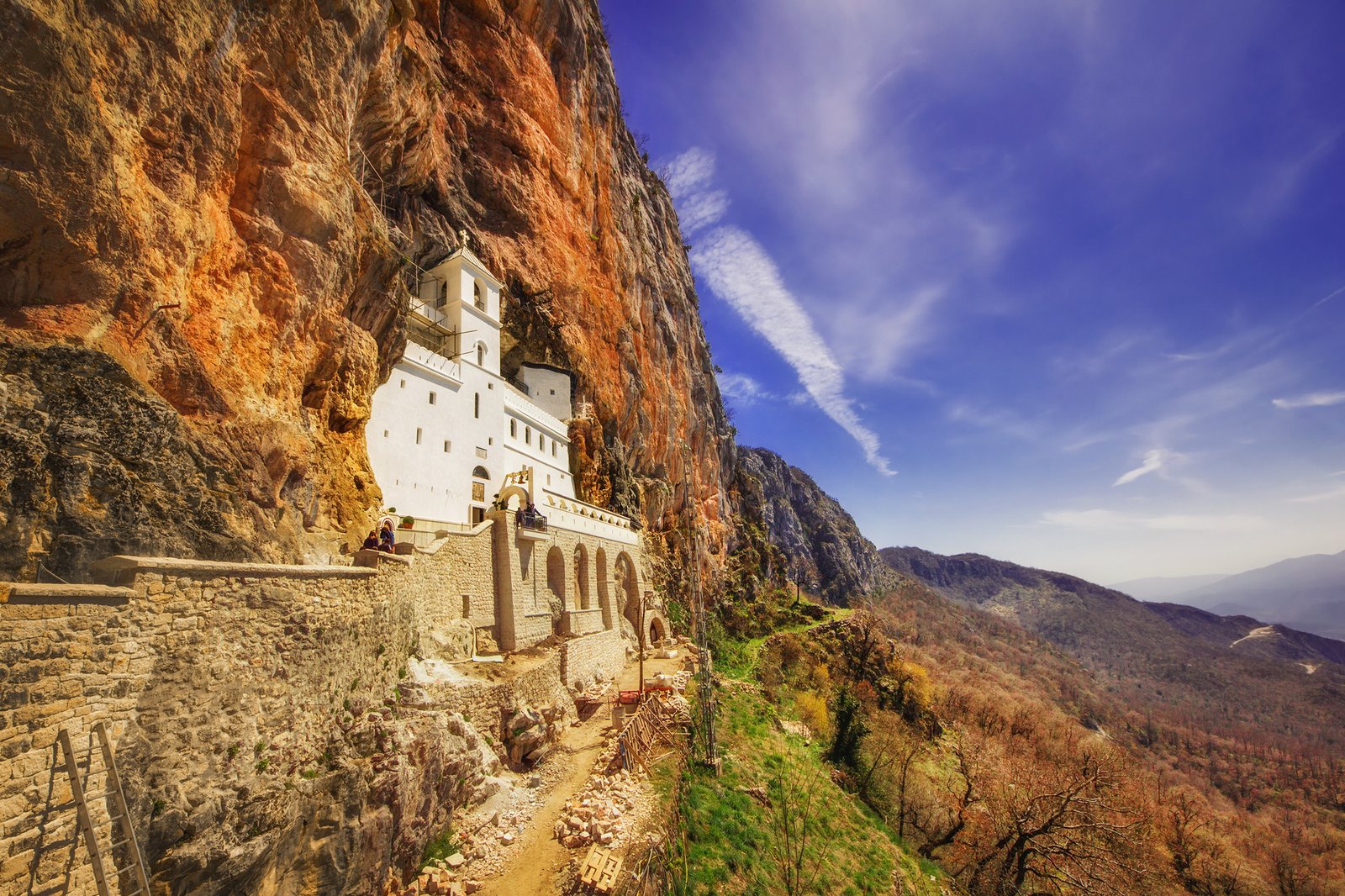 Home 9 monastero ostrog montenegro 1
