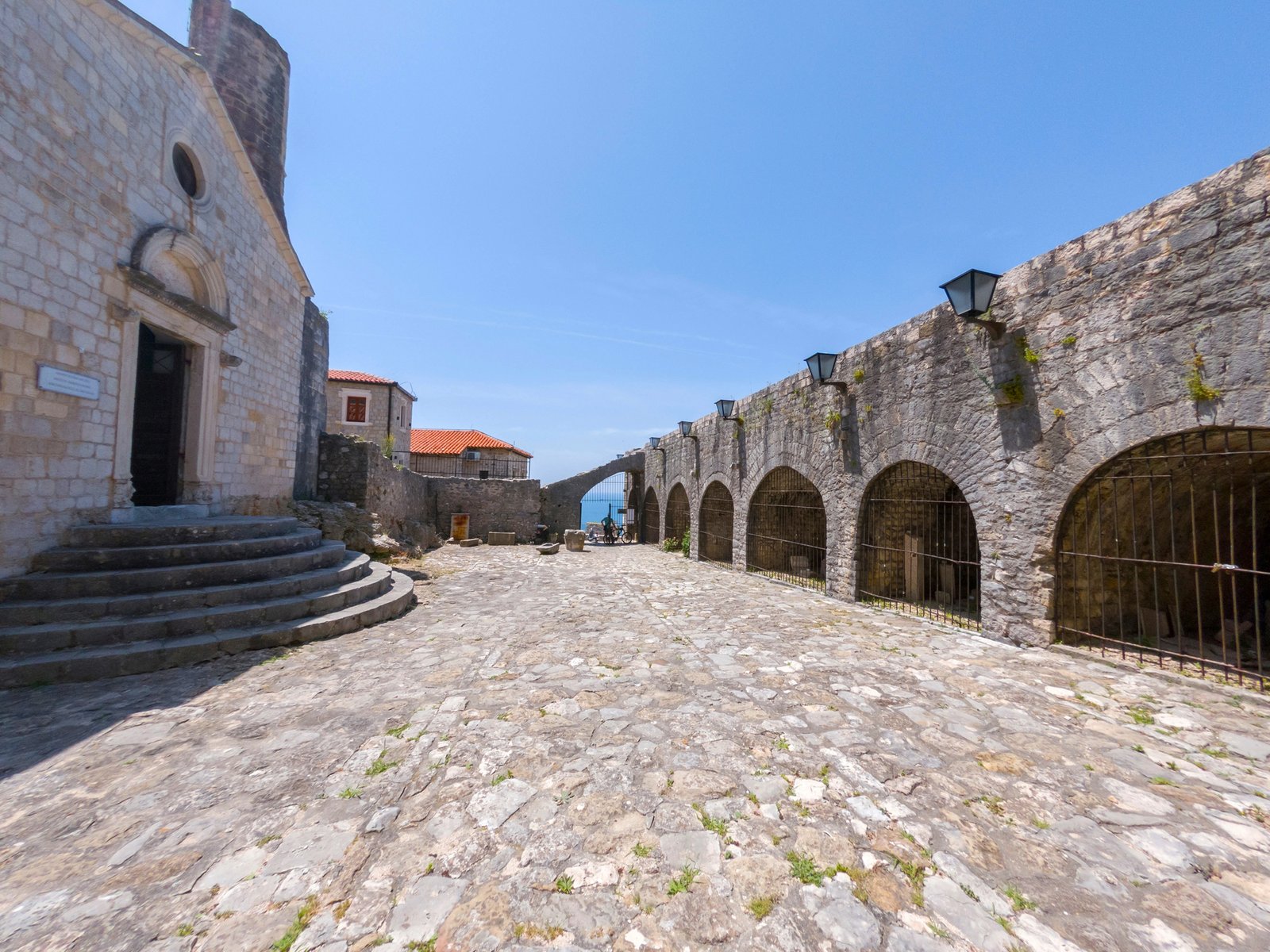 Cosa vedere a Ulcinj, la città dei pirati dove l’Oriente incontra il mare del Montenegro 7 museo archeologico ulcinj montenegro