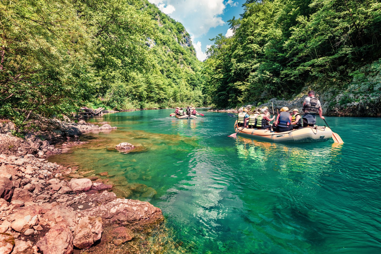 Cosa vedere al Canyon Tara: tra l’adrenalina del rafting e la magia del Ponte Đurđević 8 rafting fiume tara montenegro