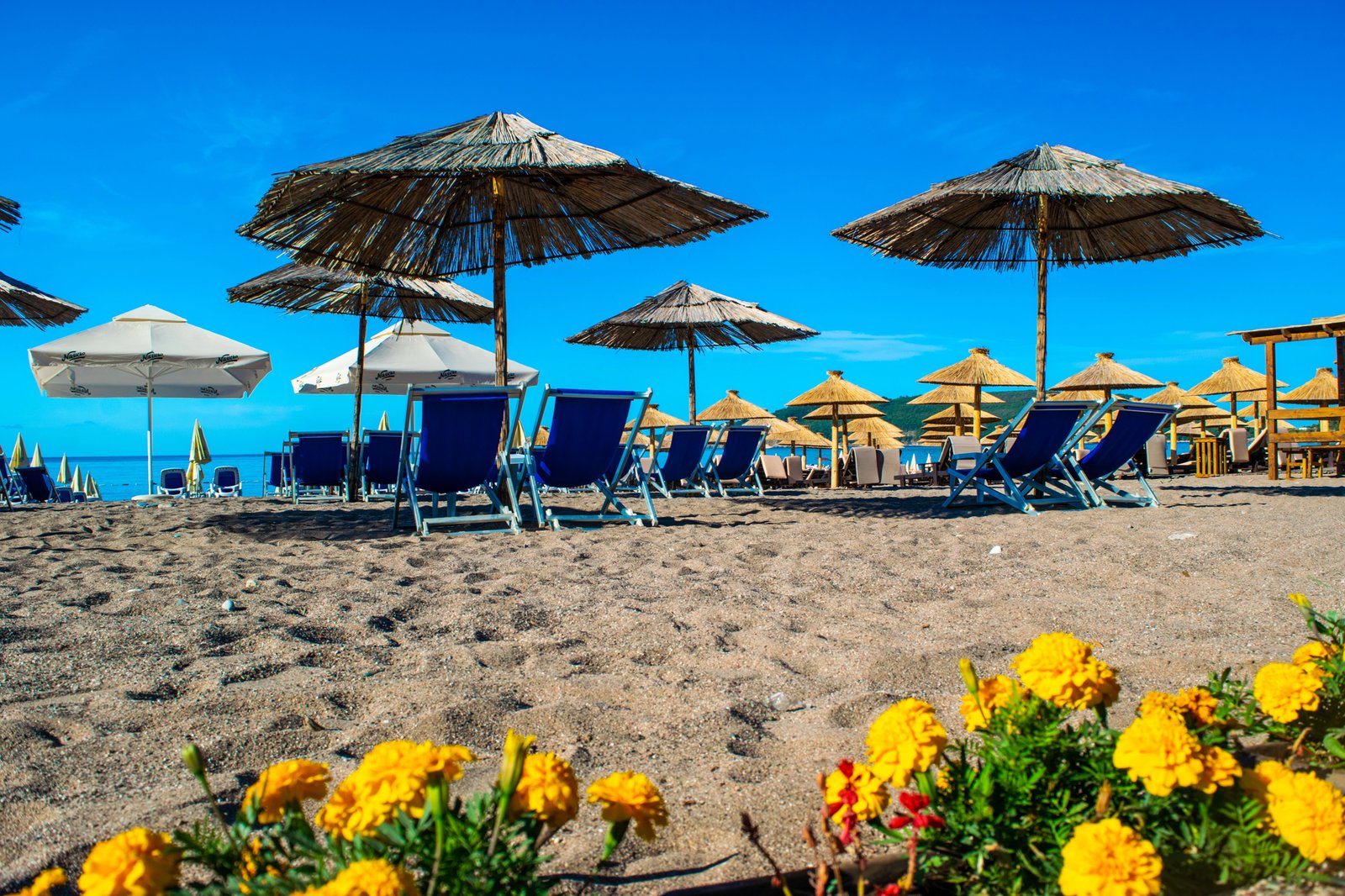 Home 16 spiaggia Becici montenegro