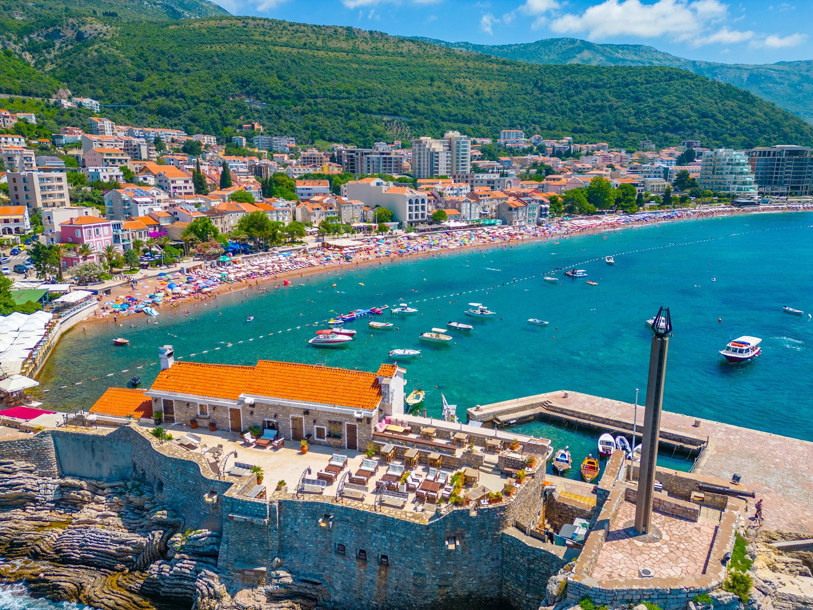 Le più belle spiagge di Budva 18 spiaggia petrovac na moru montenegro