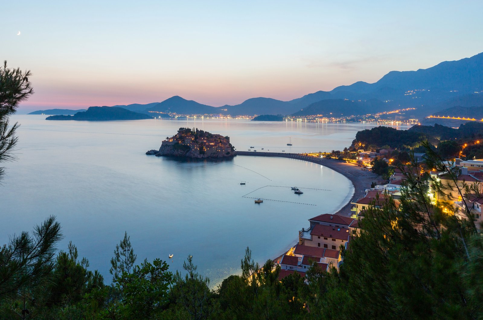 Cosa vedere in Montenegro in 2 giorni 7 tramonto isolotto sveti stefan budva montenegro