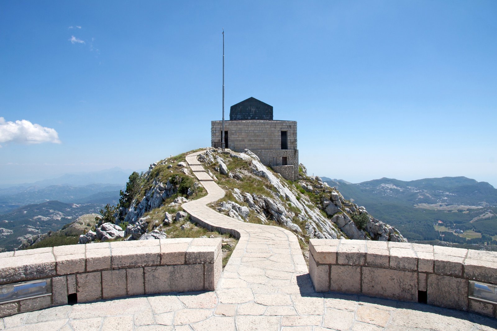 panorama terrazza mausoleo njegos montenegro