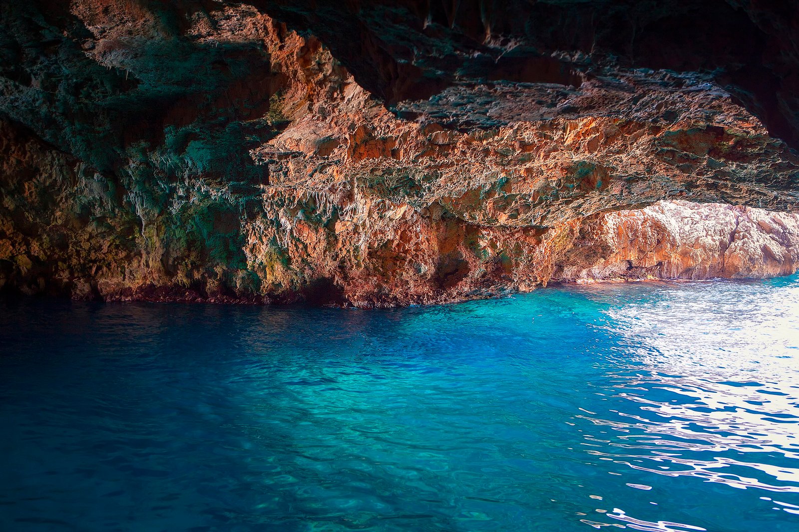 Cosa vedere alla Grotta Azzurra di Luštica 6 quando visitare grotta blu montenegro